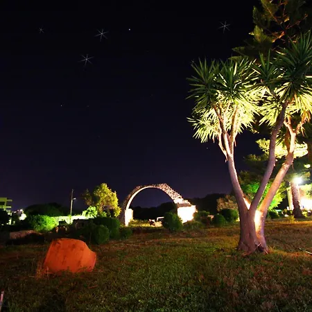 מלון דירות Eftihia 2*