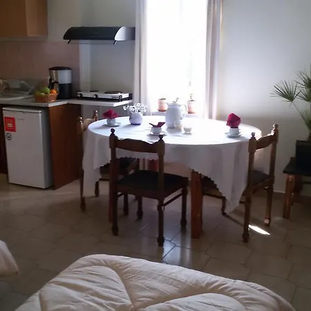 Eftihia Aparthotel 2*